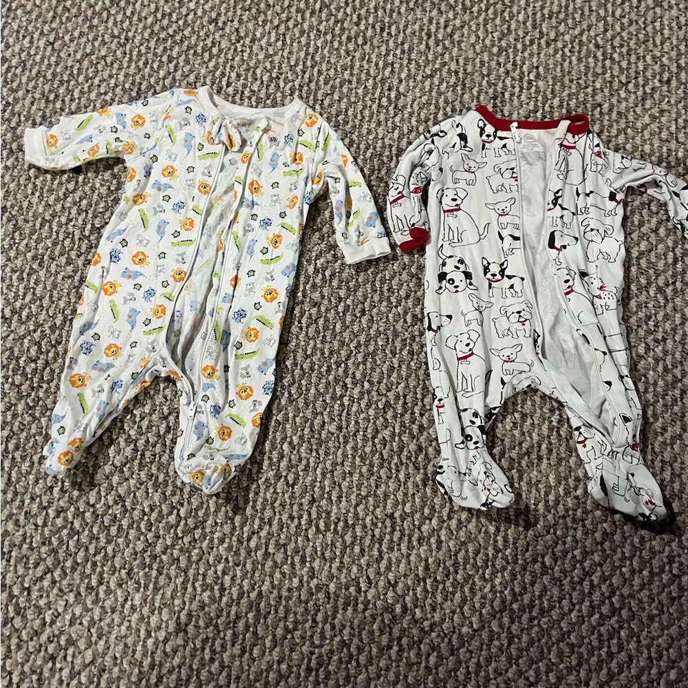 2 footed pajamas 0-3M